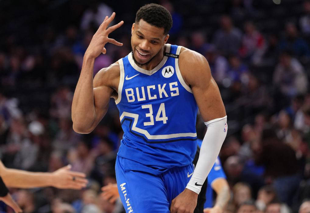 字母哥迎来三赛季出色发挥，G2观众热烈欢呼！比赛高潮迭起的简单介绍-开云官方平台